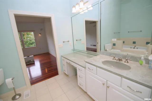 $465,000 | 5529 Baraboo Court, Davenport, IA 52804