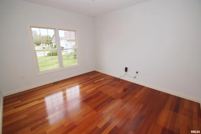 $465,000 | 5529 Baraboo Court, Davenport, IA 52804