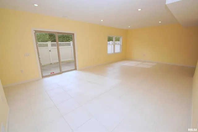 $465,000 | 5529 Baraboo Court, Davenport, IA 52804