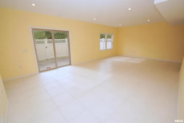 $465,000 | 5529 Baraboo Court, Davenport, IA 52804