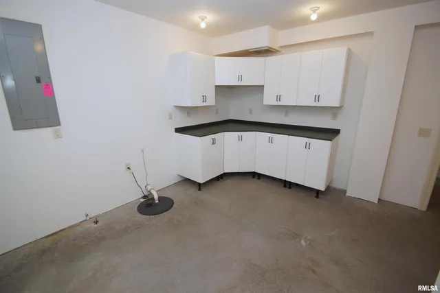 $465,000 | 5529 Baraboo Court, Davenport, IA 52804