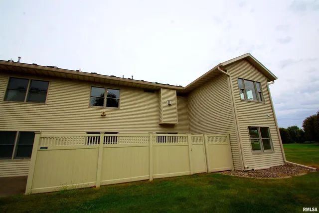 $465,000 | 5529 Baraboo Court, Davenport, IA 52804