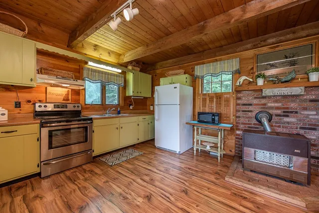 $699,000 | 613 Mayhew Turnpike, Unit 227024 & 227023, Plymouth, NH 03264