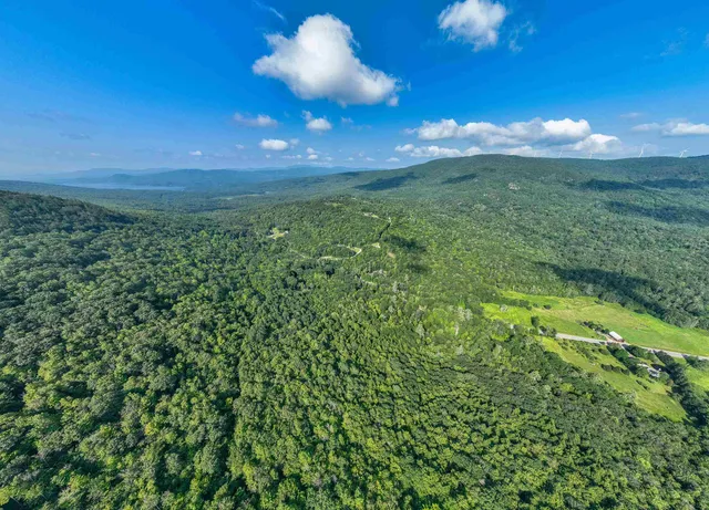 $699,000 | 613 Mayhew Turnpike, Unit 227024 & 227023, Plymouth, NH 03264