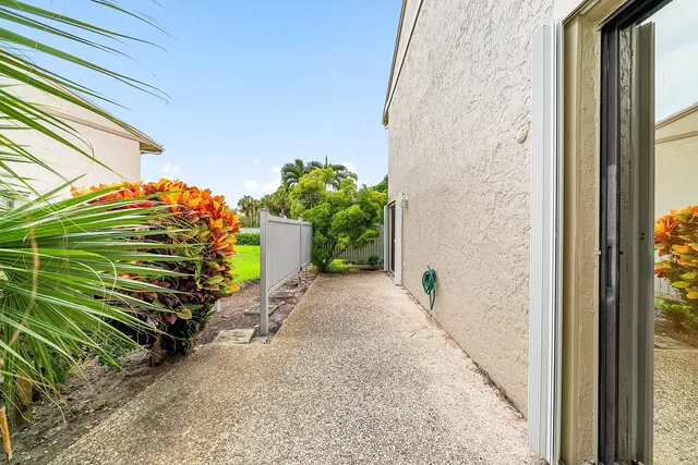 a view of a lake in a city
