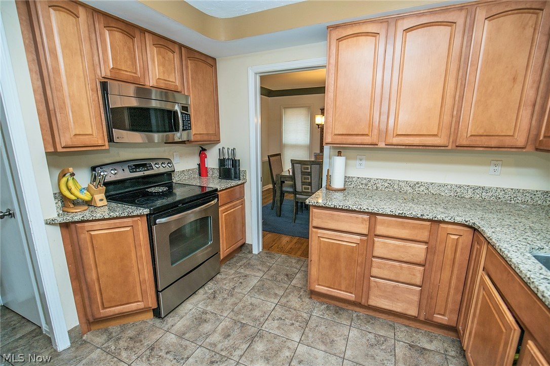 2495 Channing Road Cleveland, OH 44118 - Photo 11 of 30