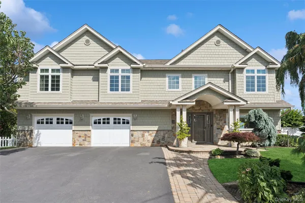 $2,450,000 | 2935 Bay Drive, Merrick, NY 11566