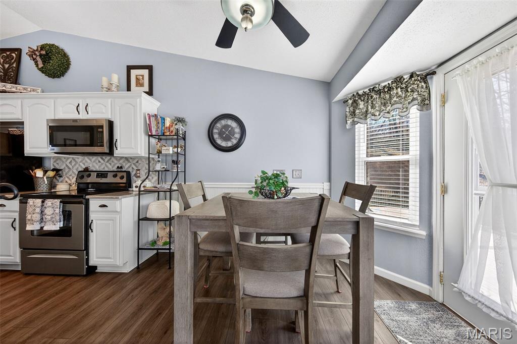 2361 Arkansas Drive High Ridge, MO 63049 - Photo 7 of 21