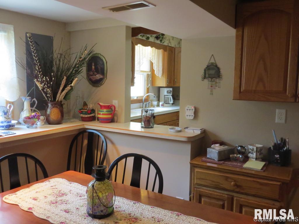 3118 Carman Avenue Springfield, IL 62703 - Photo 5 of 17