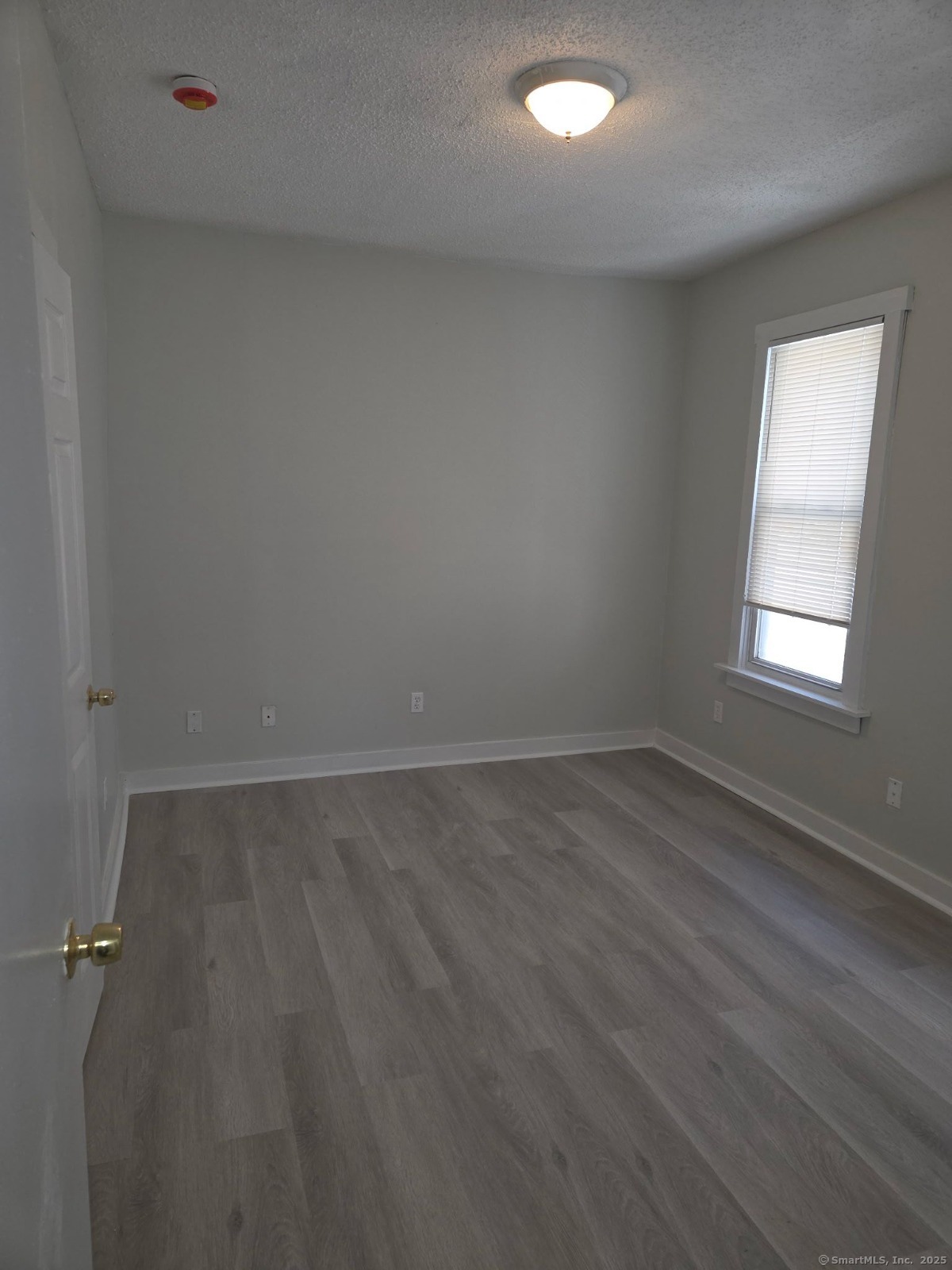 43 Gilbert Avenue New Haven, CT 06511 - Photo 9 of 14 an empty room with a window