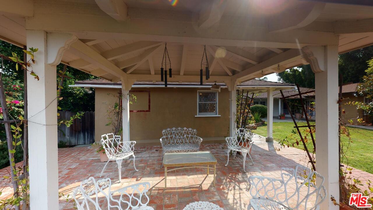 2065 Stradella Road Los Angeles, CA 90077 - Photo 22 of 27