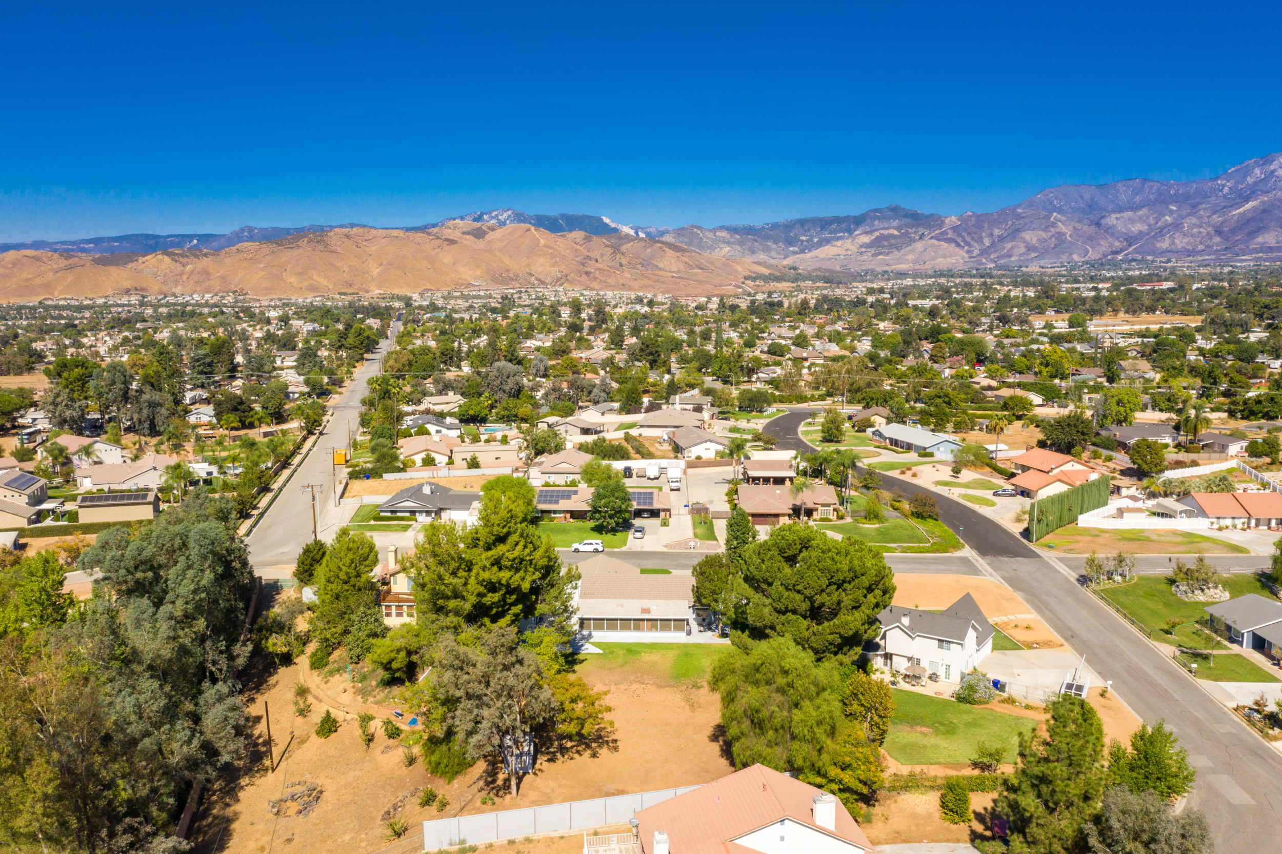 33727 Liberty Road Yucaipa, CA 92399 - Photo 35 of 39 a view of a city with mountains in the background