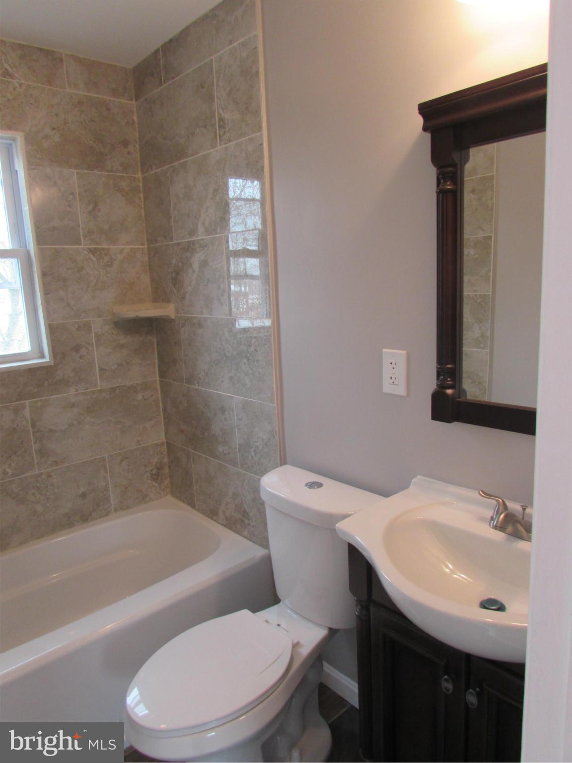 4024 2nd Street Southwest Washington, DC 20032 - Photo 19 of 30 Bath
