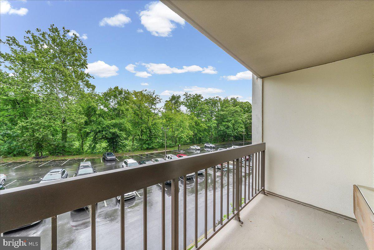 800 Avondale Road, Unit 3K Wallingford, PA 19086 - Photo 29 of 30 Balcony