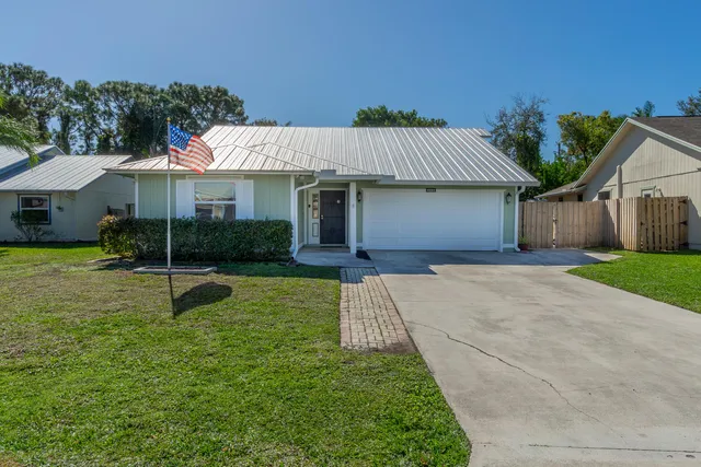 $450,000 | 4222 Southeast Satinleaf Place, Stuart, FL 34997