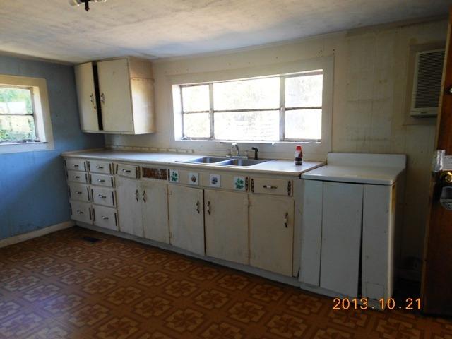 1218 McCubbins Road Strawberry Plains, TN 37871 - Photo 3 of 8 Kitchen