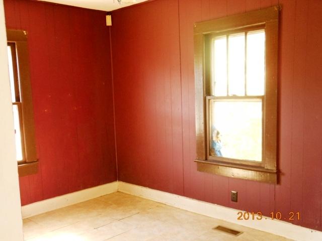1218 McCubbins Road Strawberry Plains, TN 37871 - Photo 4 of 8 Living Room