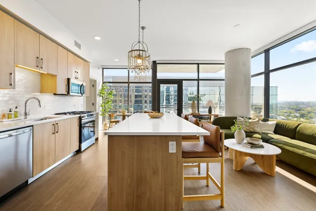 $999,999 | 1212 Demonbreun Street, Unit 1802, Nashville, TN 37203