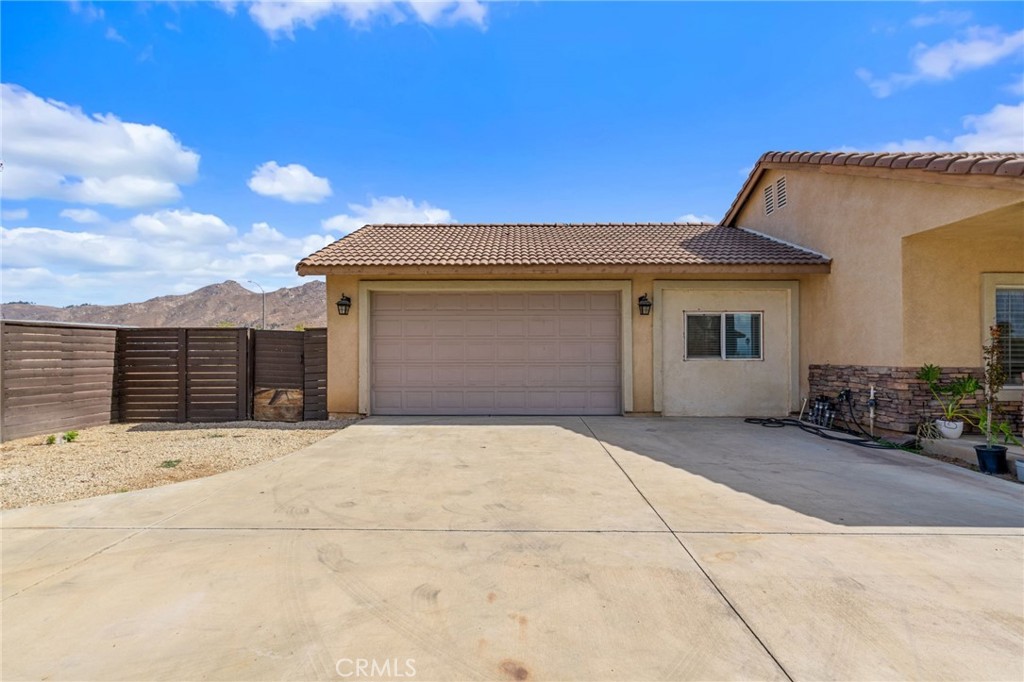 288 Carlin Lane Riverside, CA 92507 - Photo 8 of 36 Gallery Image 8