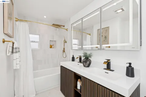 $1,688,000 | 2713 Calhoun Street, Alameda, CA 94501