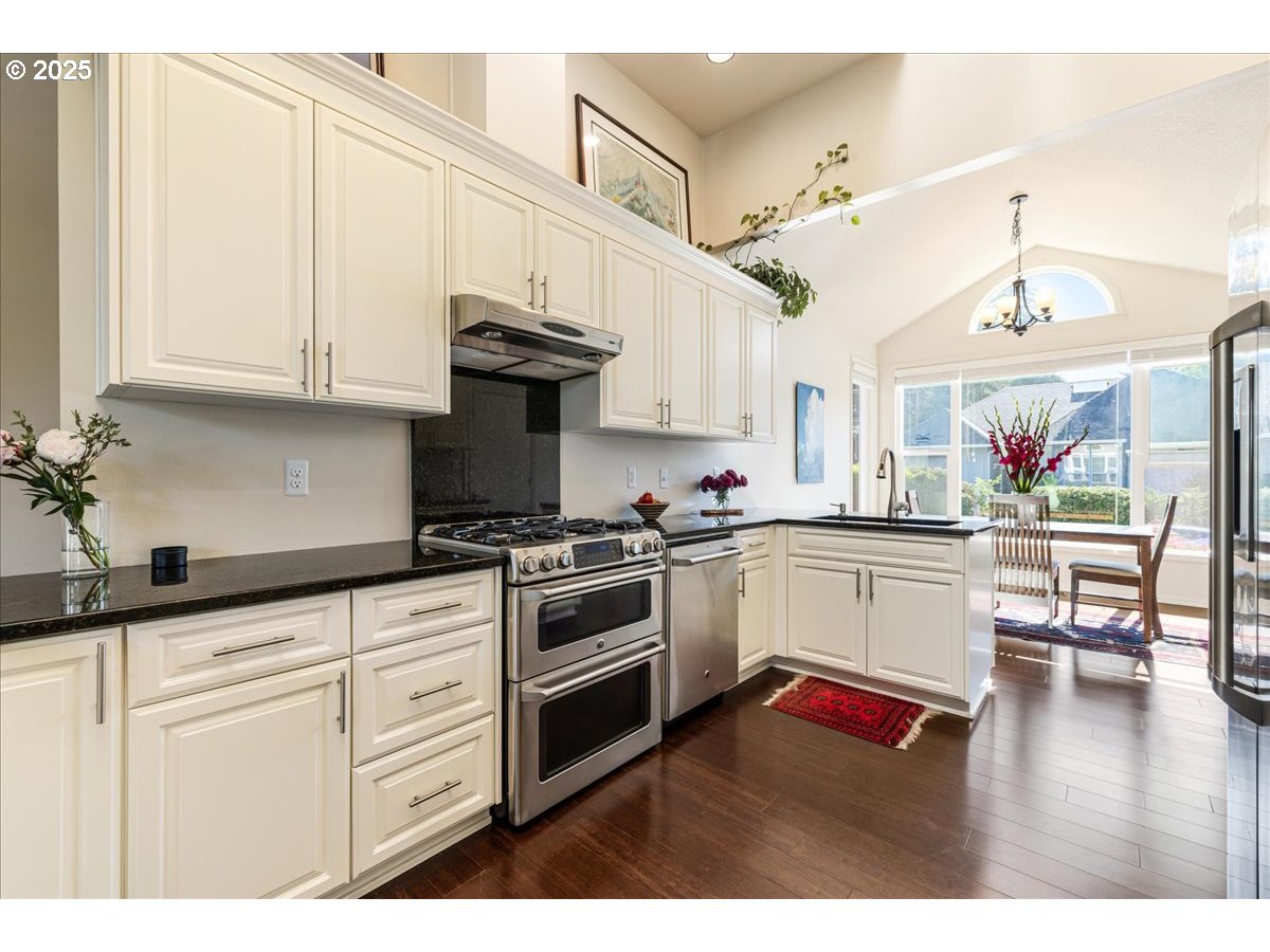 5725 Southwest Windfield Loop Lake Oswego, OR 97035 - Photo 12 of 35