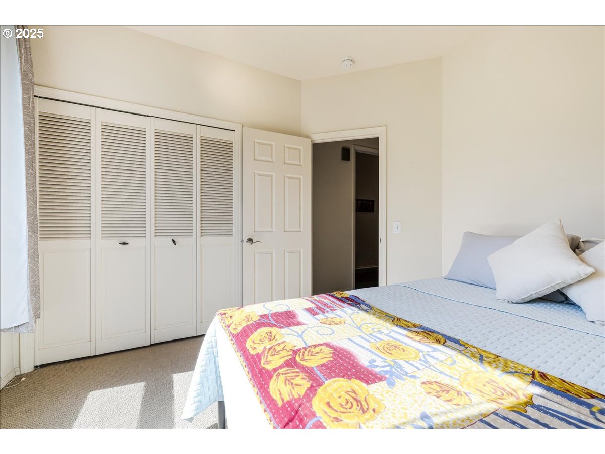 5725 Southwest Windfield Loop Lake Oswego, OR 97035 - Photo 19 of 35