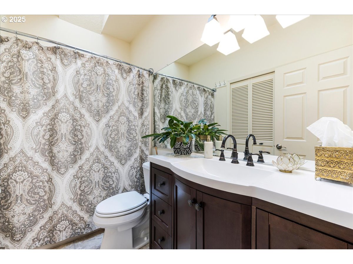 5725 Southwest Windfield Loop Lake Oswego, OR 97035 - Photo 20 of 35