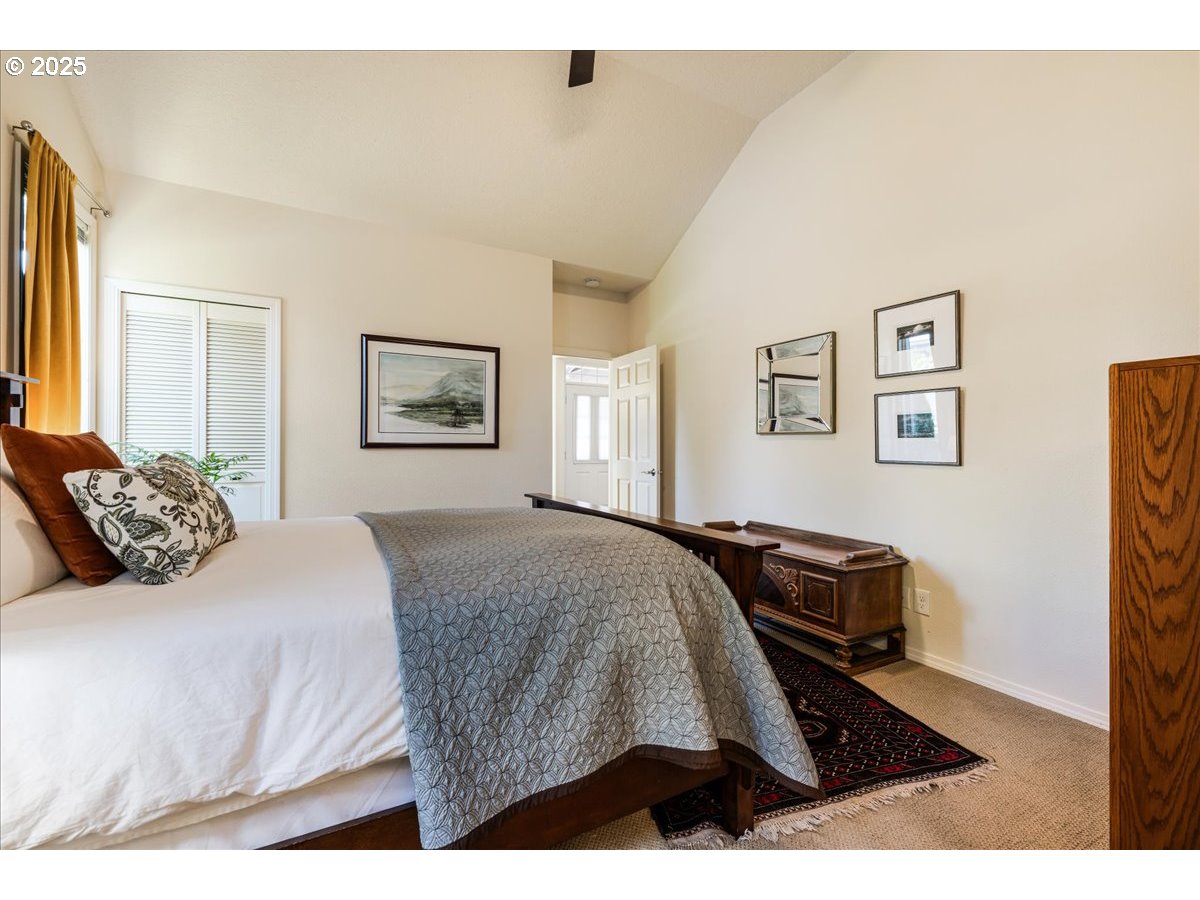 5725 Southwest Windfield Loop Lake Oswego, OR 97035 - Photo 22 of 35