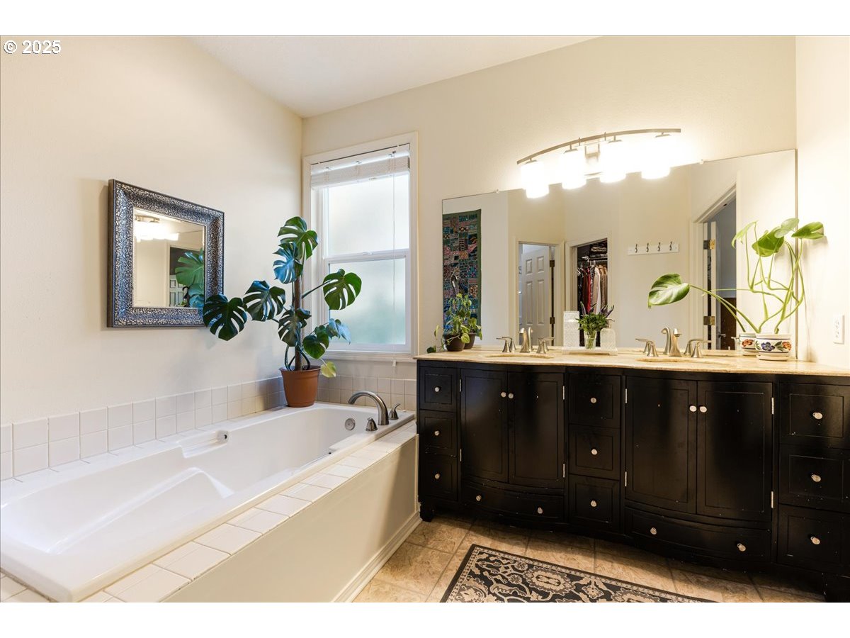 5725 Southwest Windfield Loop Lake Oswego, OR 97035 - Photo 26 of 35