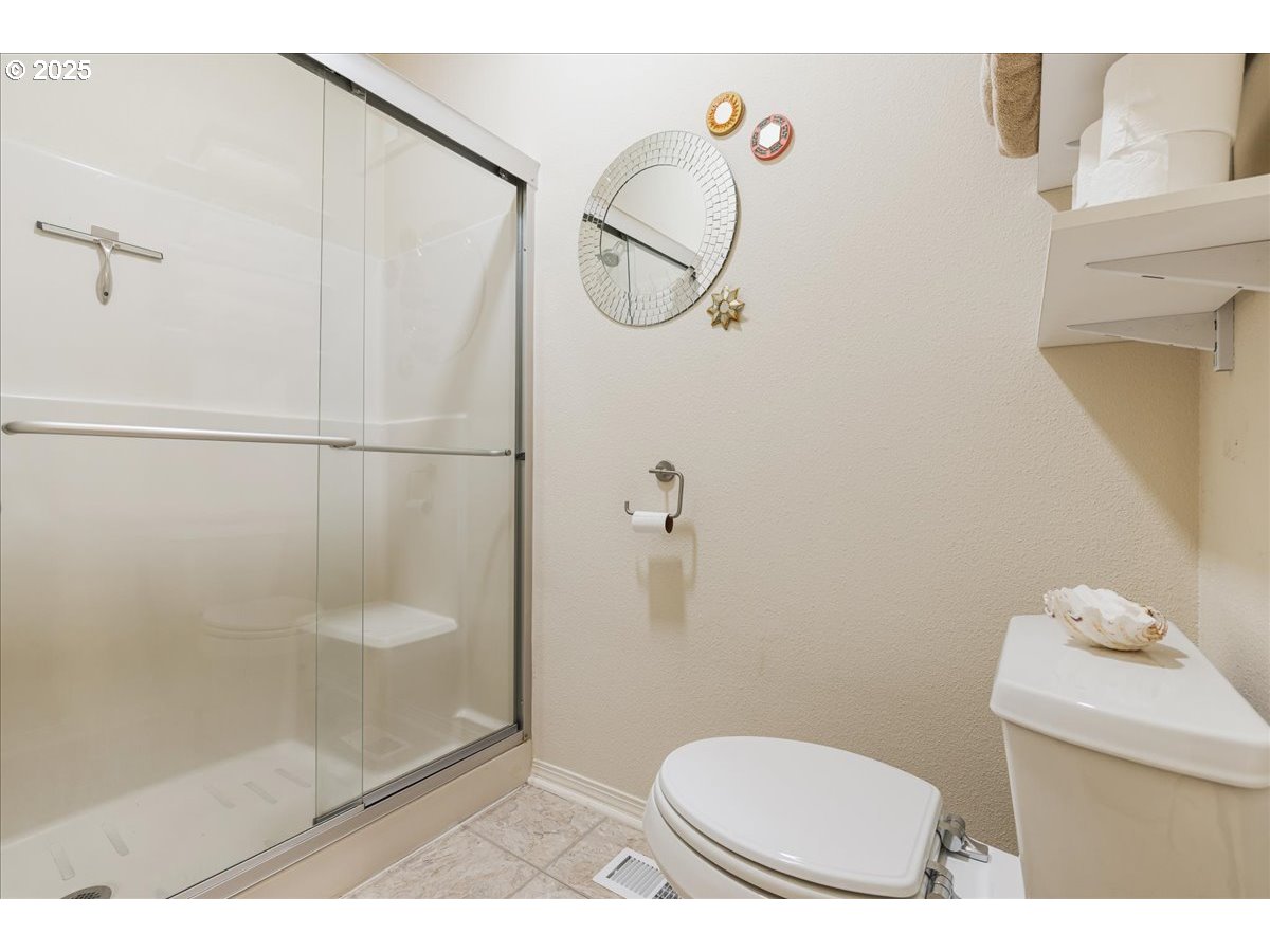 5725 Southwest Windfield Loop Lake Oswego, OR 97035 - Photo 27 of 35