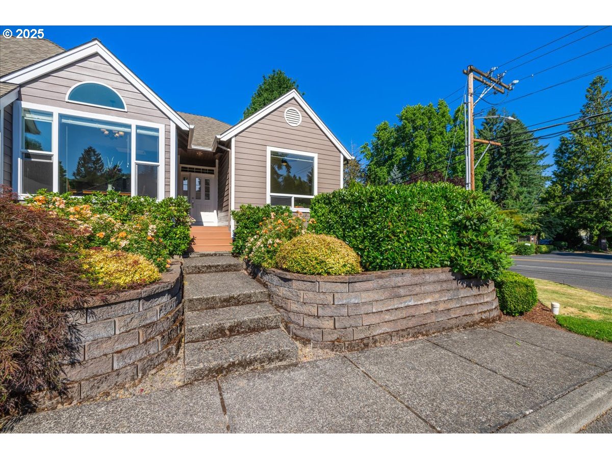 5725 Southwest Windfield Loop Lake Oswego, OR 97035 - Photo 3 of 35