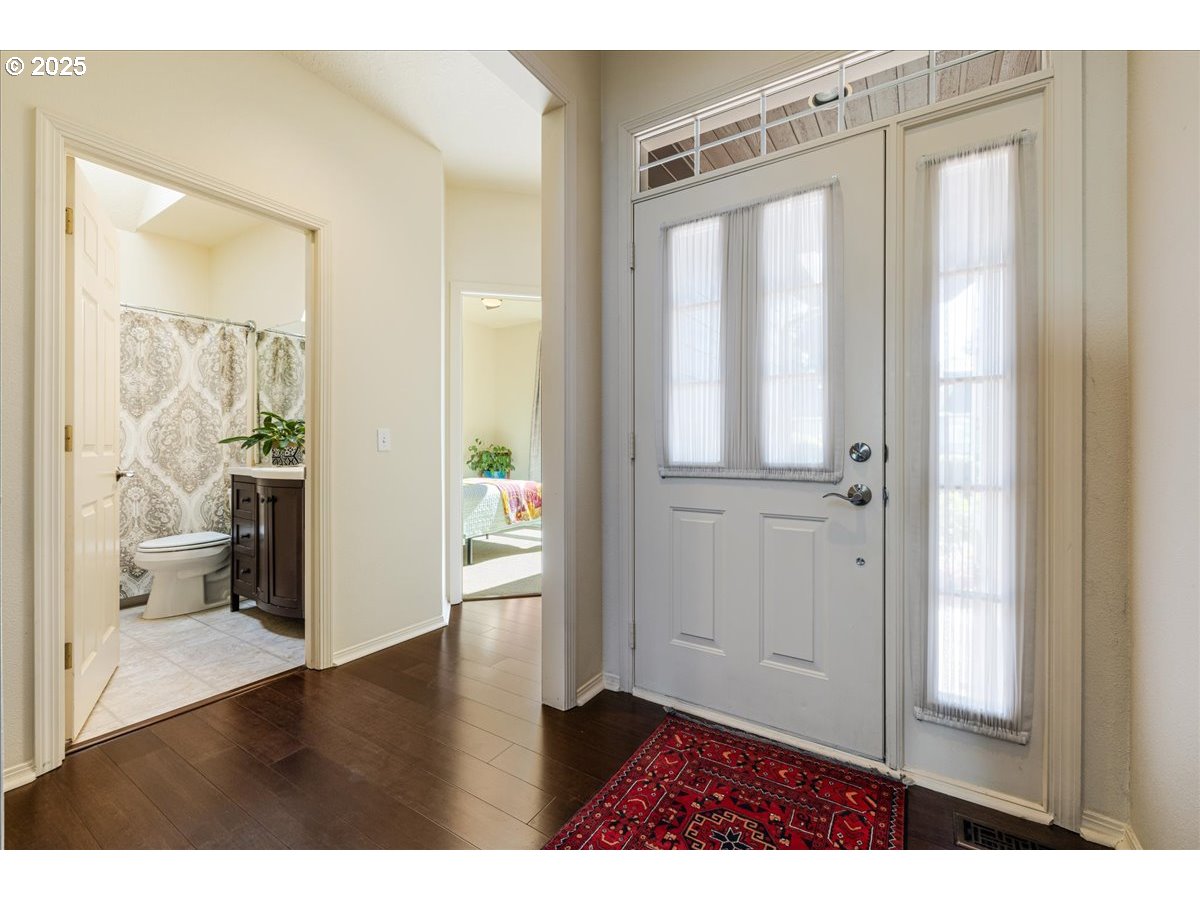 5725 Southwest Windfield Loop Lake Oswego, OR 97035 - Photo 5 of 35