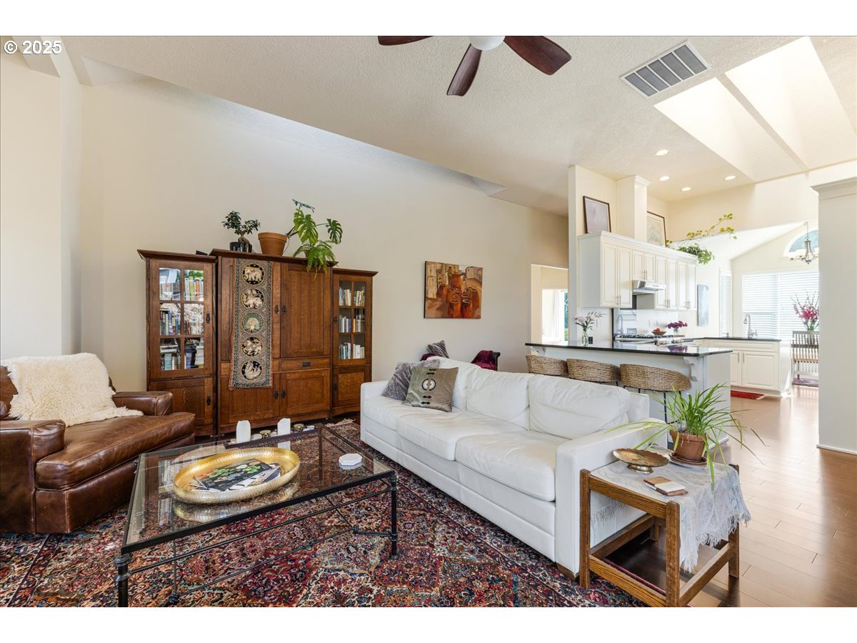 5725 Southwest Windfield Loop Lake Oswego, OR 97035 - Photo 9 of 35