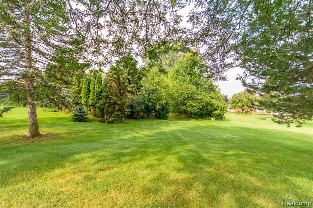 1460 Deerhurst Lane Rochester Hills, MI 48307 - Photo 26 of 30
