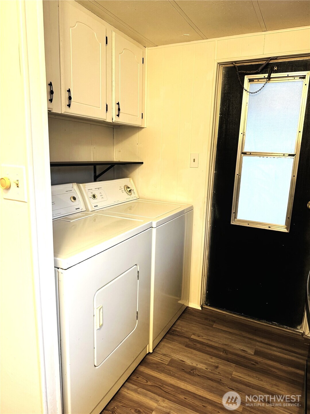 63 Onyx Street Walla Walla, WA 99362 - Photo 11 of 16 a utility room with dryer and washer