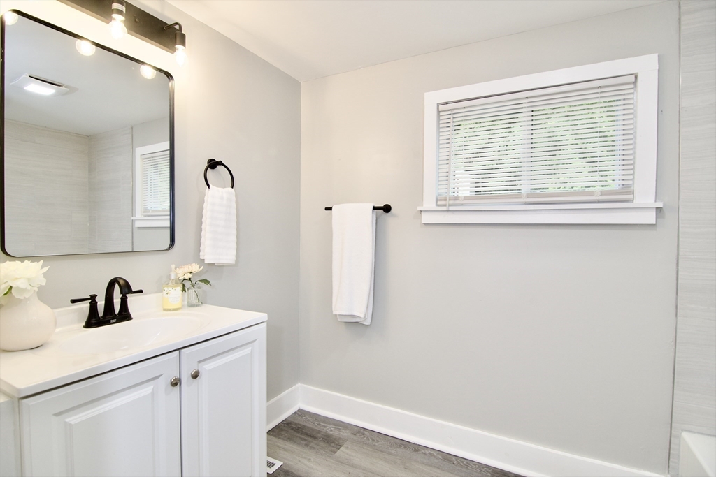 25 Spring Street Chicopee, MA 01013 - Photo 8 of 32 Gallery Image 8