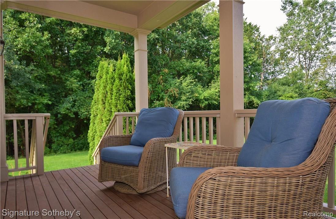 2453 Winding Brook Court Rochester, MI 48309 - Photo 25 of 31 25 back deck 1.JPG