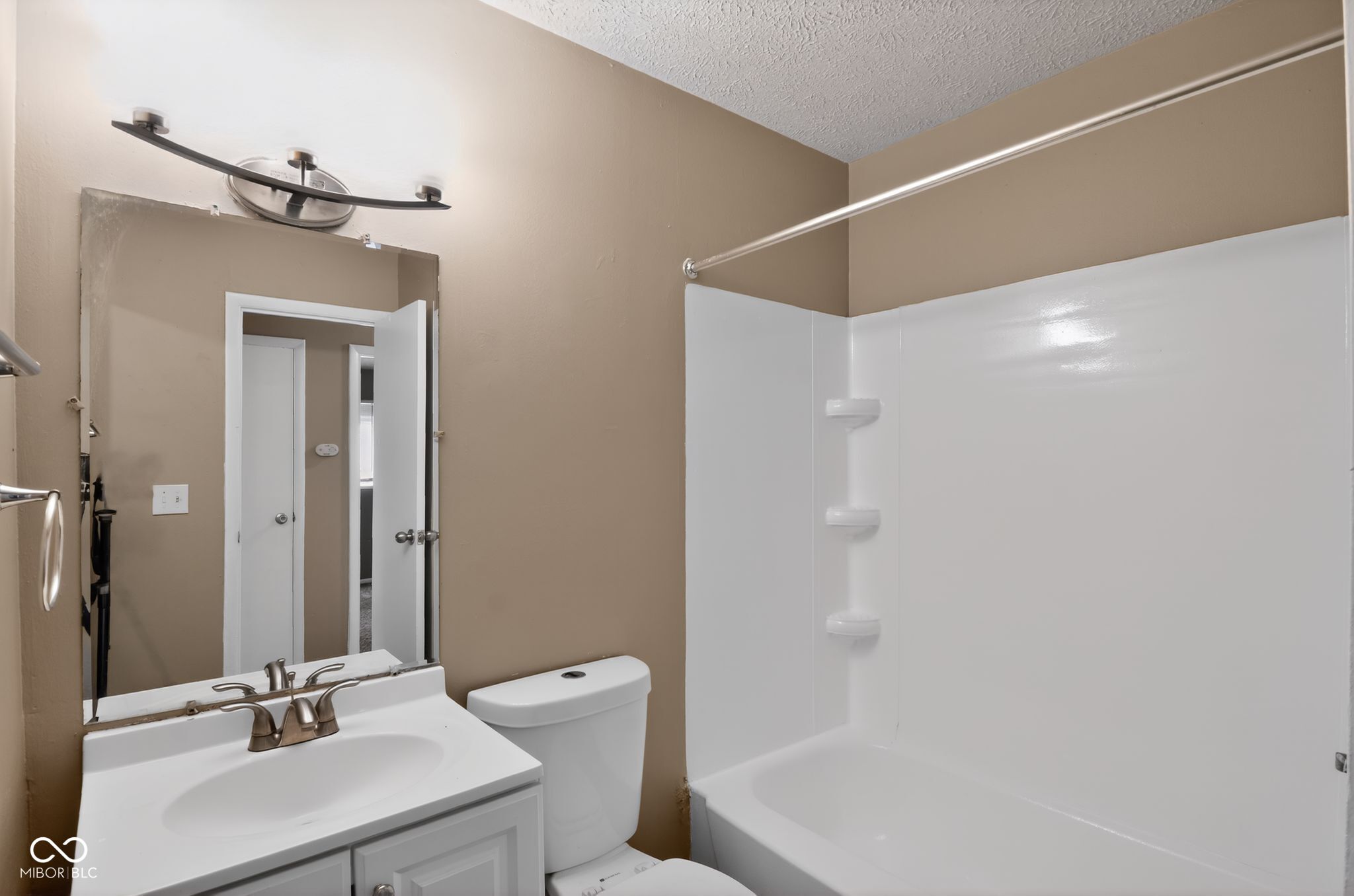 4101 Biscayne Road Indianapolis, IN 46226 - Photo 16 of 32