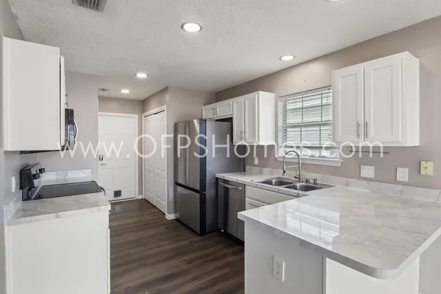 $2,250 | 1845 Brick Circle, Fort Walton Beach, FL 32547