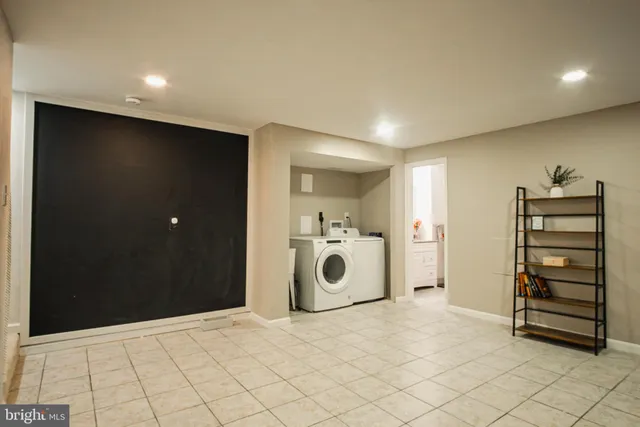 a view of a storage & utility room
