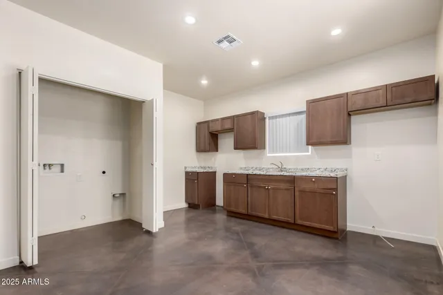 $1,200 | 313 East Central Avenue, Coolidge, AZ 85128