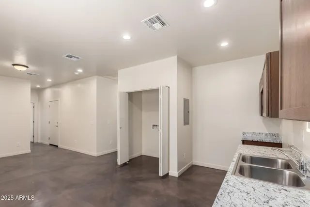 $1,200 | 313 East Central Avenue, Coolidge, AZ 85128