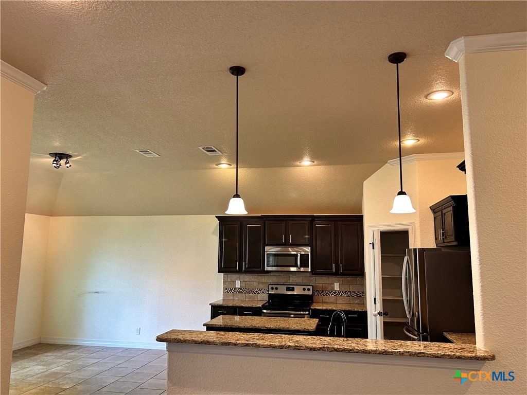 1621 Rusty Spur Drive Temple, TX 76502 - Photo 5 of 27