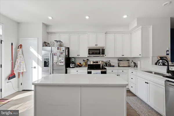 $2,600 | 2027 Track Circle, Fredericksburg, VA 22401