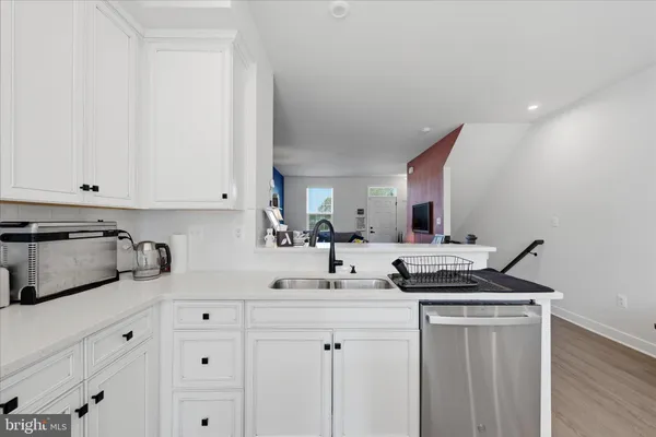 $2,600 | 2027 Track Circle, Fredericksburg, VA 22401