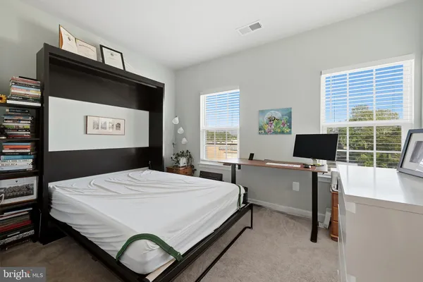 $2,600 | 2027 Track Circle, Fredericksburg, VA 22401