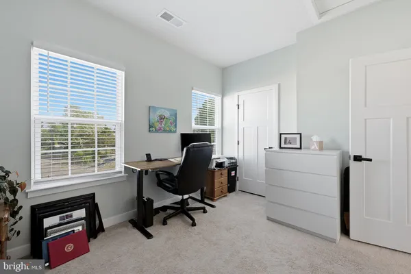 $2,600 | 2027 Track Circle, Fredericksburg, VA 22401