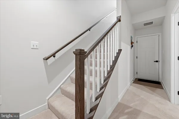 $2,600 | 2027 Track Circle, Fredericksburg, VA 22401