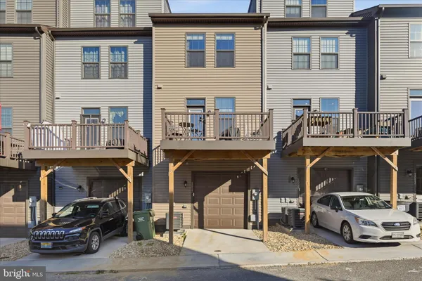 $2,600 | 2027 Track Circle, Fredericksburg, VA 22401