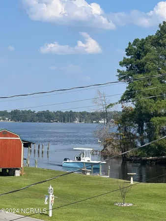 $399,000 | 36 Inlet Way, Chocowinity, NC 27817